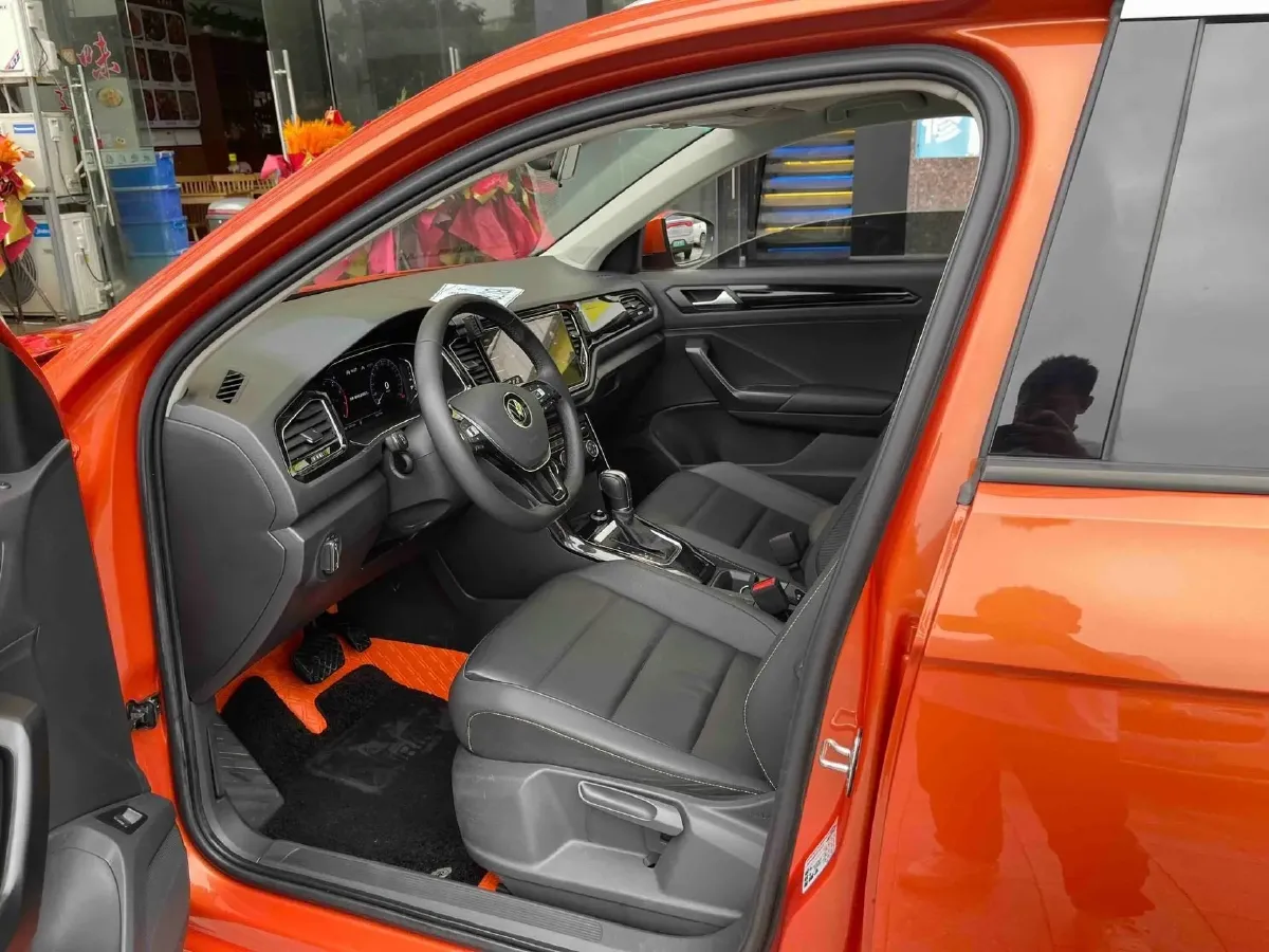 2020 Volkswagen T-Roc 1.4T 150HP L4 7DCT,autocango,china used car exporter,china ev exporter,chinese used car exporter,chinese used ev exporter
