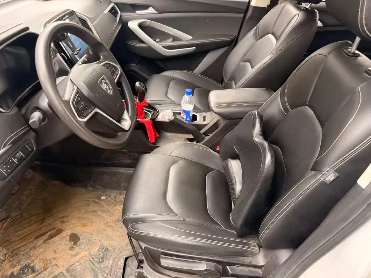 2020 BaoJun 530 1.5T 147HP L4 6MT,autocango,china used car exporter,china ev exporter,chinese used car exporter,chinese used ev exporter
