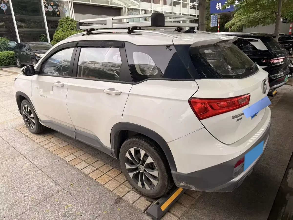 2020 BaoJun 530 1.5T 147HP L4 6MT,autocango,china used car exporter,china ev exporter,chinese used car exporter,chinese used ev exporter