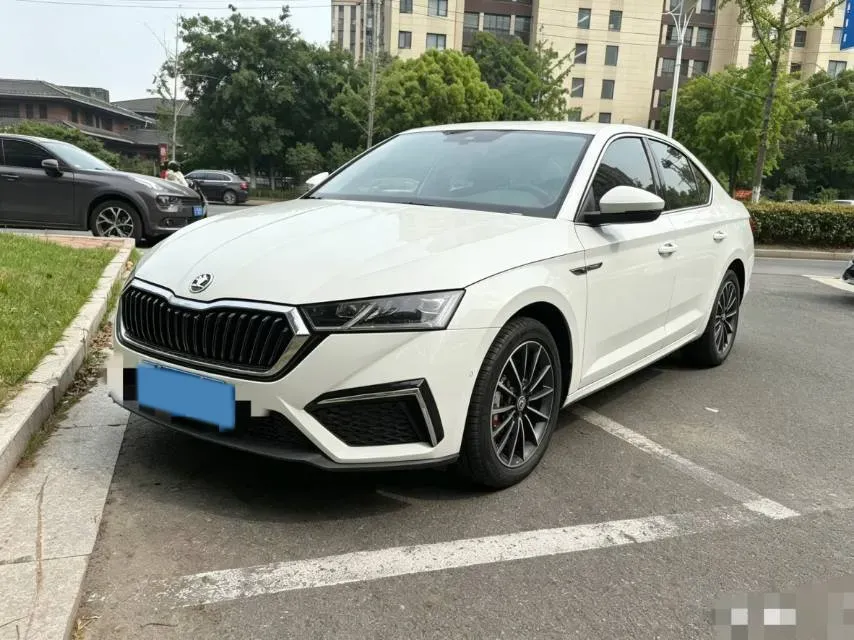 2023 Skoda Octavia 1.4T 150HP L4 7DCT,autocango,china used car exporter,china ev exporter,chinese used car exporter,chinese used ev exporter