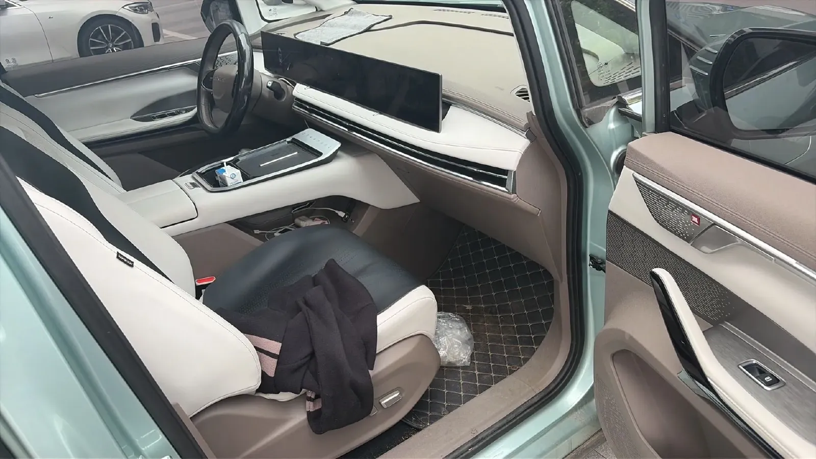2024 MAXUS DaJia 7 BEV 90KWH,autocango,china used car exporter,china ev exporter,chinese used car exporter,chinese used ev exporter