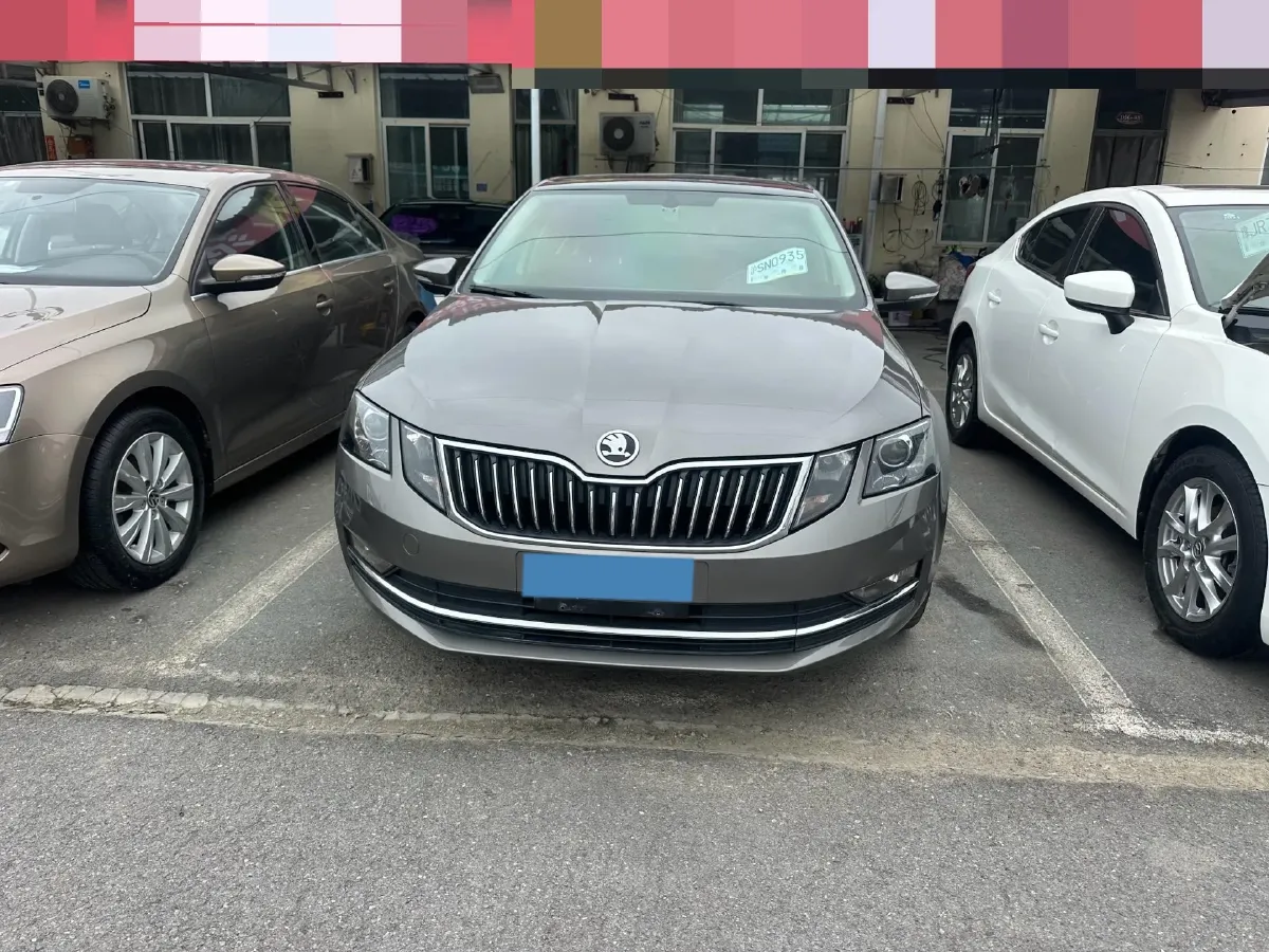 2024 Skoda Octavia 1.4T 150HP L4 7DCT,autocango,china used car exporter,china ev exporter,chinese used car exporter,chinese used ev exporter