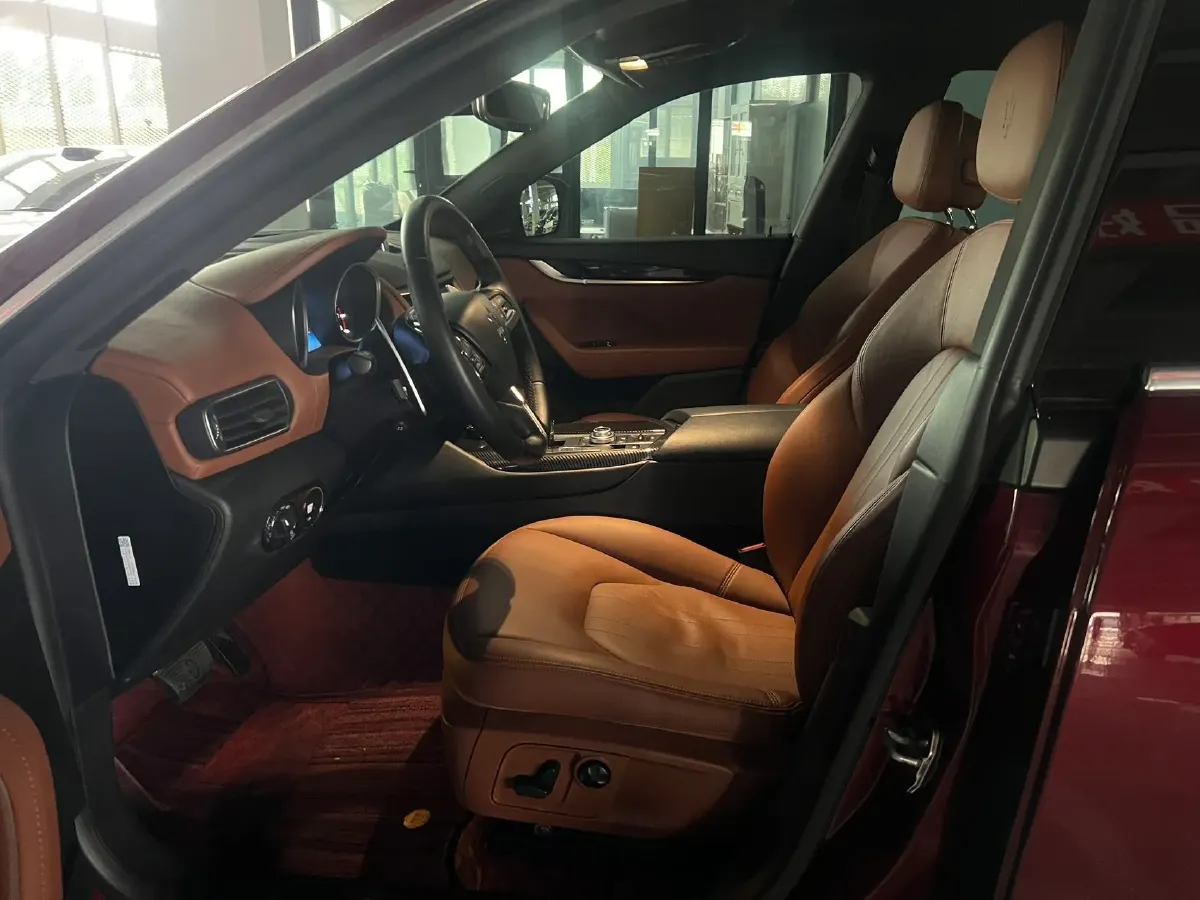 2018 Jaguar XJ 3.0T 340HP V6 8AT,autocango,china used car exporter,china ev exporter,chinese used car exporter,chinese used ev exporter
