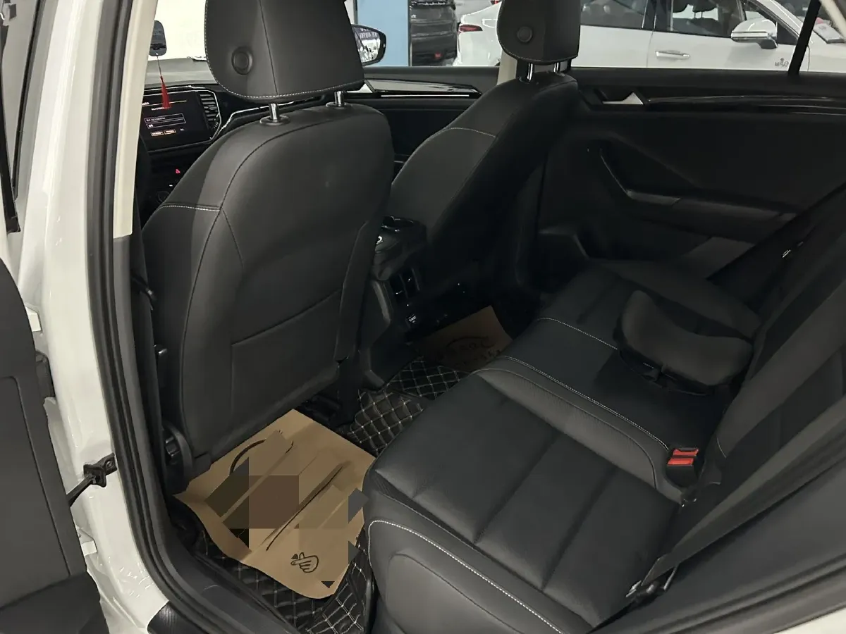 2022 Volkswagen T-Roc 1.4T 150HP L4 7DCT,autocango,china used car exporter,china ev exporter,chinese used car exporter,chinese used ev exporter