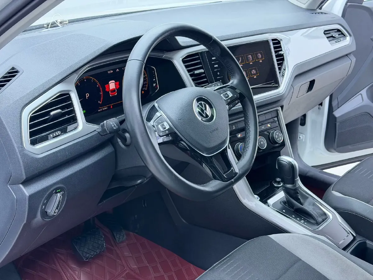 2022 Volkswagen T-Roc 1.4T 150HP L4 7DCT,autocango,china used car exporter,china ev exporter,chinese used car exporter,chinese used ev exporter