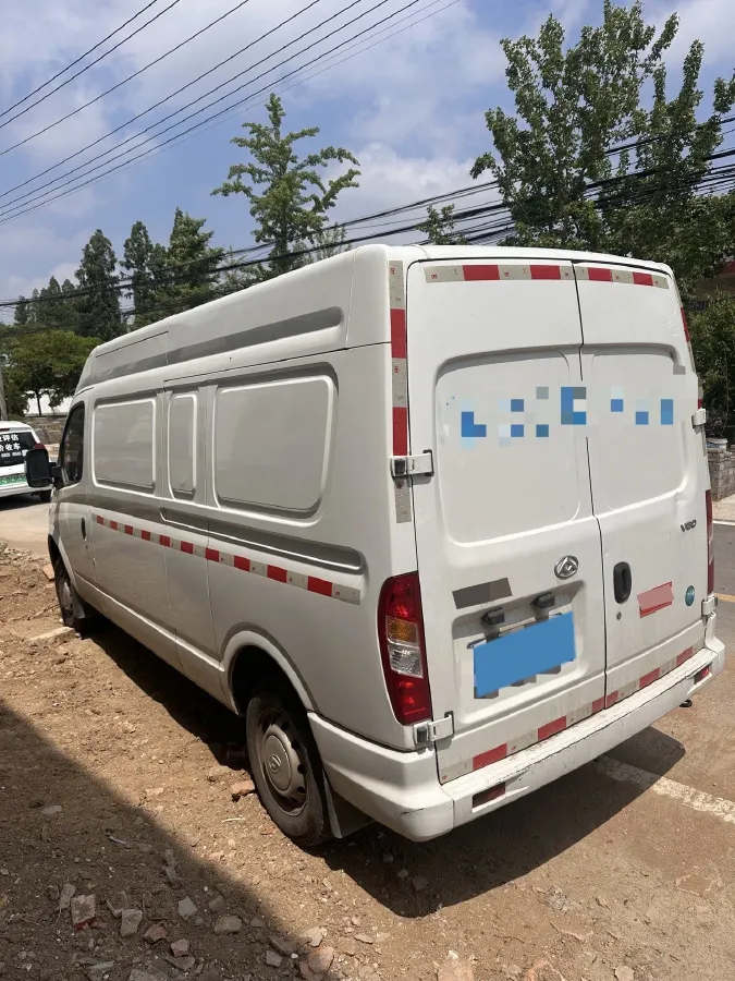 2021 MAXUS XinTu V80 2.0T 139HP L4 6MT,autocango,china used car exporter,china ev exporter,chinese used car exporter,chinese used ev exporter