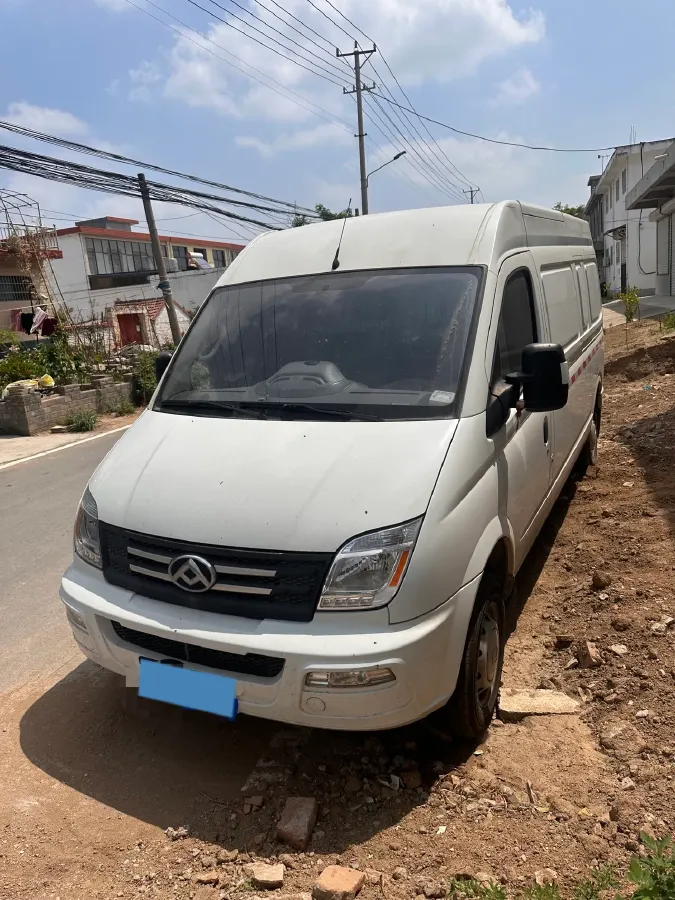 2021 MAXUS XinTu V80 2.0T 139HP L4 6MT,autocango,china used car exporter,china ev exporter,chinese used car exporter,chinese used ev exporter