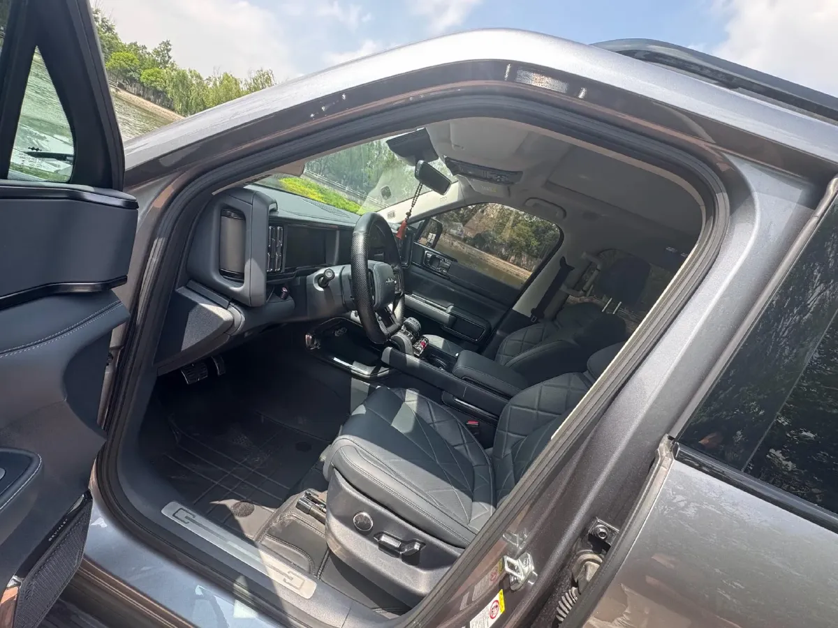 2023 FangChengBao Bao 5 1.5T 194HP L4 E-CVT PHEV 31.8KWH,autocango,china used car exporter,china ev exporter,chinese used car exporter,chinese used ev exporter