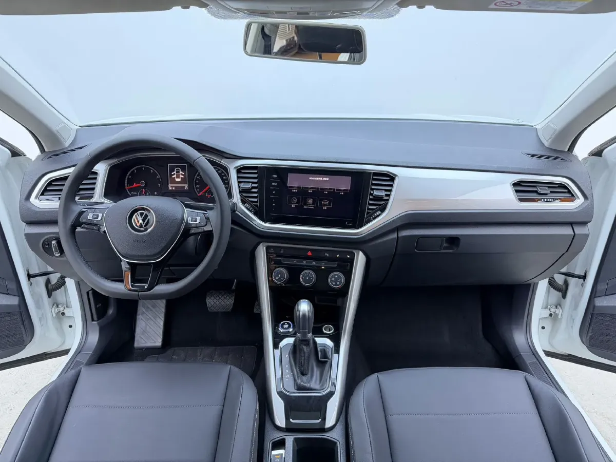 2021 Volkswagen T-Roc 1.4T 150HP L4 7DCT,autocango,china used car exporter,china ev exporter,chinese used car exporter,chinese used ev exporter