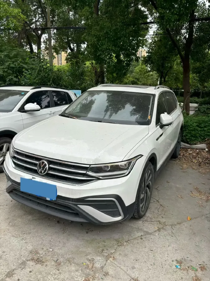 2023 Volkswagen Tiguan L 1.5T 160HP L4 7DCT,autocango,china used car exporter,china ev exporter,chinese used car exporter,chinese used ev exporter