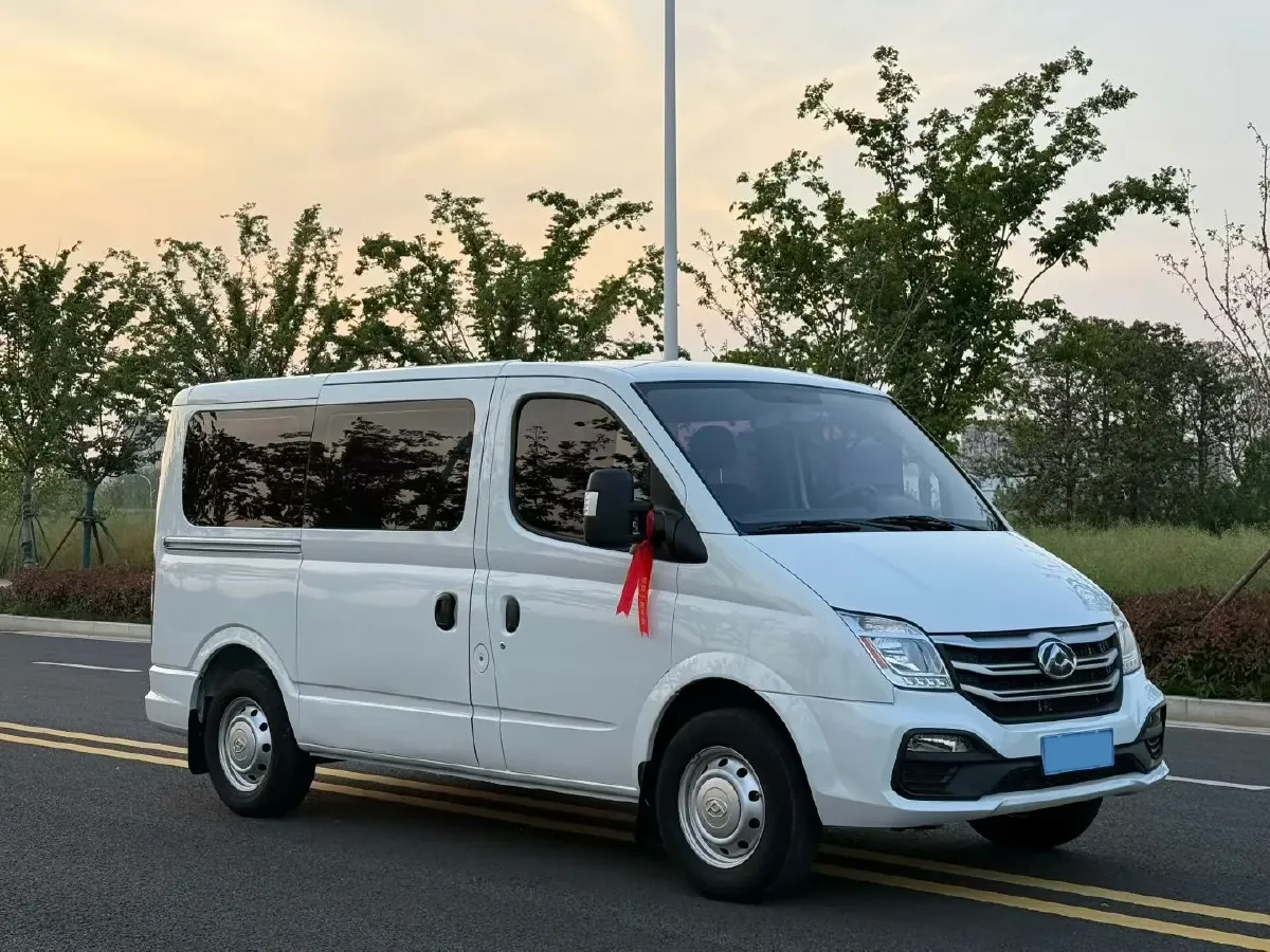 2024 MAXUS XinTu V80 2.0T 147HP L4 6MT,autocango,china used car exporter,china ev exporter,chinese used car exporter,chinese used ev exporter