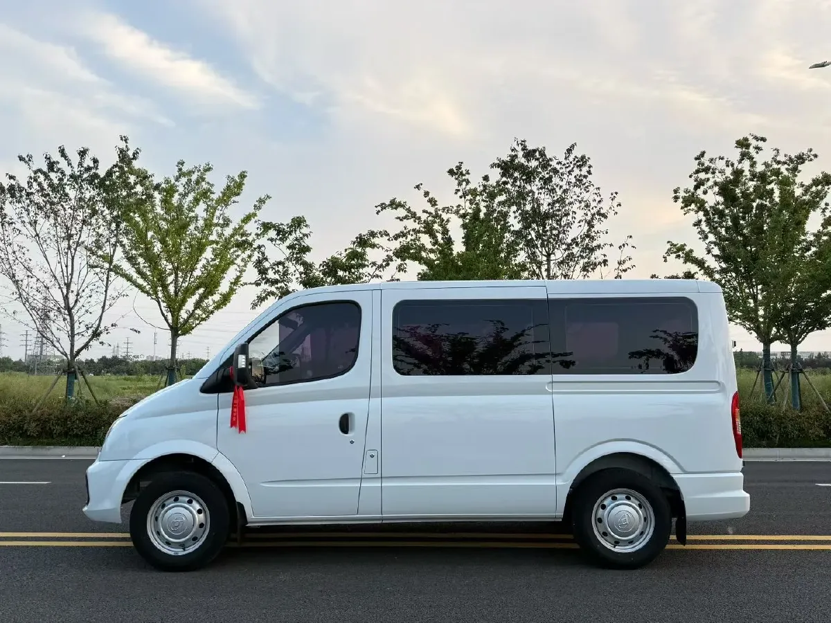 2024 MAXUS XinTu V80 2.0T 147HP L4 6MT,autocango,china used car exporter,china ev exporter,chinese used car exporter,chinese used ev exporter