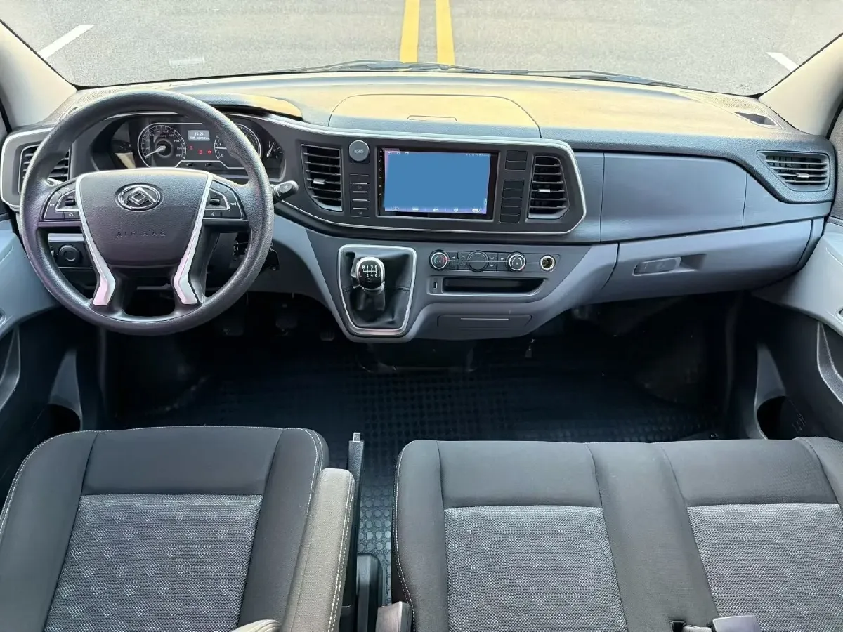 2024 MAXUS XinTu V80 2.0T 147HP L4 6MT,autocango,china used car exporter,china ev exporter,chinese used car exporter,chinese used ev exporter