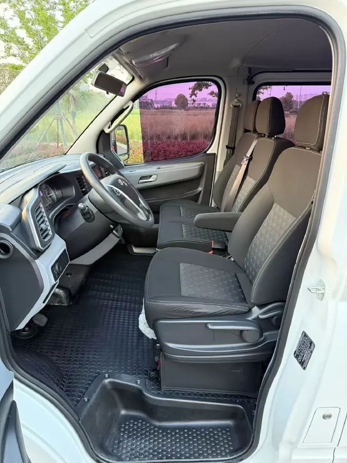 2024 MAXUS XinTu V80 2.0T 147HP L4 6MT,autocango,china used car exporter,china ev exporter,chinese used car exporter,chinese used ev exporter