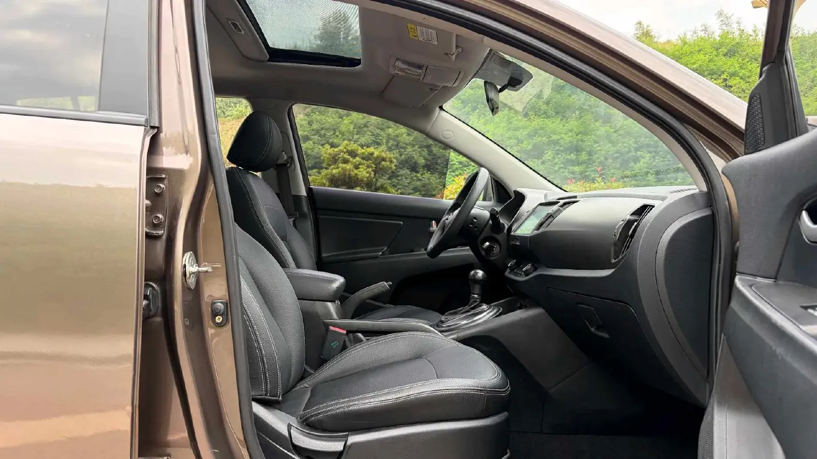 2016 Kia Sportage R 2.0L 165HP L4 6AT,autocango,china used car exporter,china ev exporter,chinese used car exporter,chinese used ev exporter