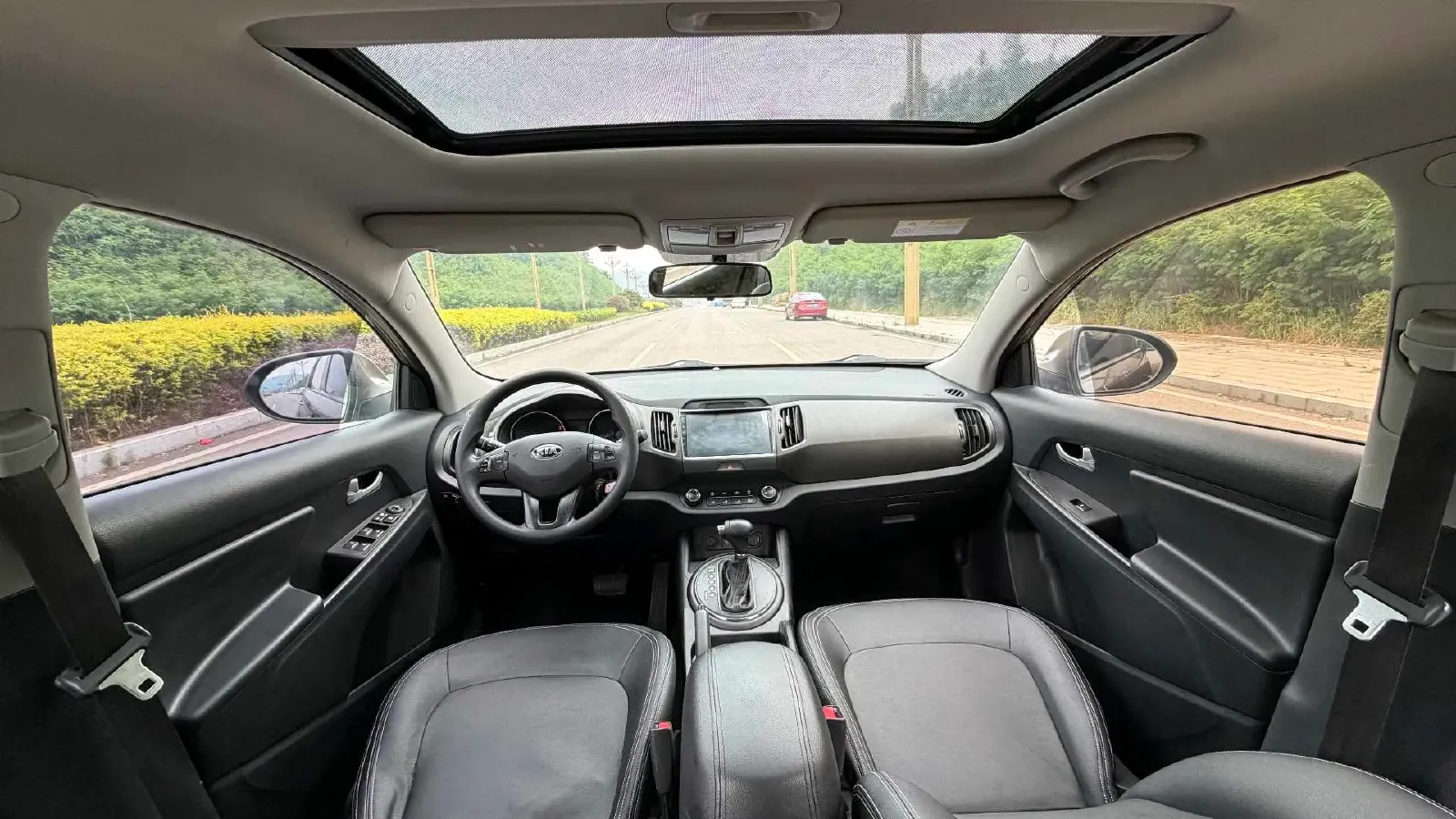 2016 Kia Sportage R 2.0L 165HP L4 6AT,autocango,china used car exporter,china ev exporter,chinese used car exporter,chinese used ev exporter