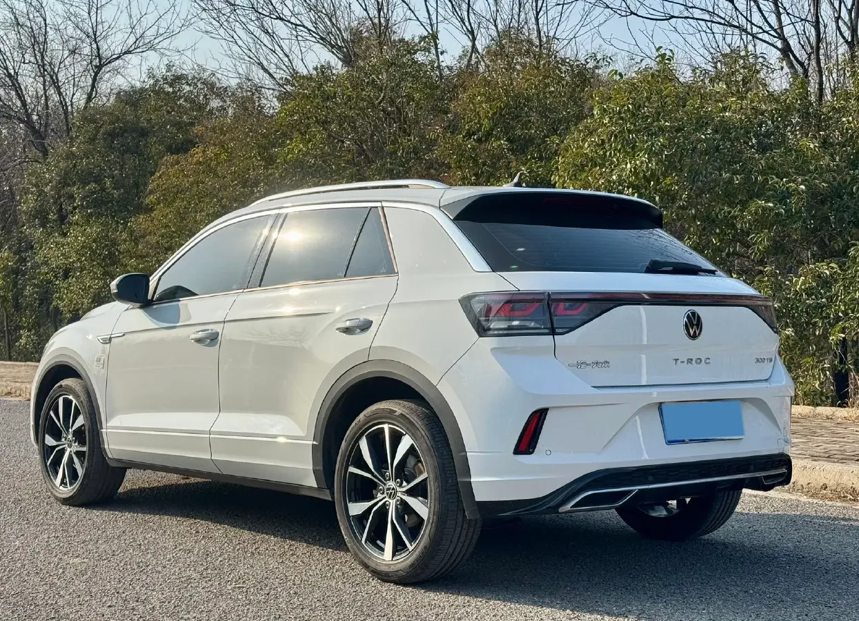 2025 Volkswagen T-Roc 1.5T 160HP L4 7DCT,autocango,china used car exporter,china ev exporter,chinese used car exporter,chinese used ev exporter
