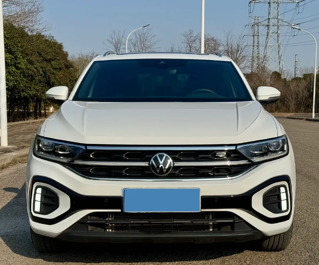 2025 Volkswagen T-Roc 1.5T 160HP L4 7DCT,autocango,china used car exporter,china ev exporter,chinese used car exporter,chinese used ev exporter