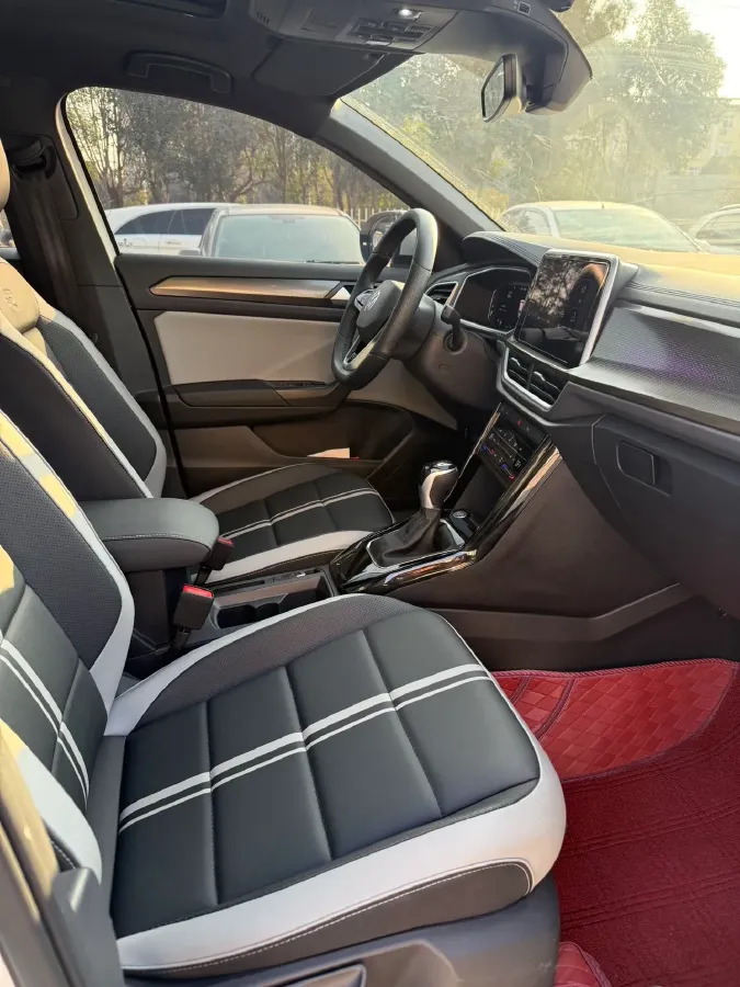 2025 Volkswagen T-Roc 1.5T 160HP L4 7DCT,autocango,china used car exporter,china ev exporter,chinese used car exporter,chinese used ev exporter