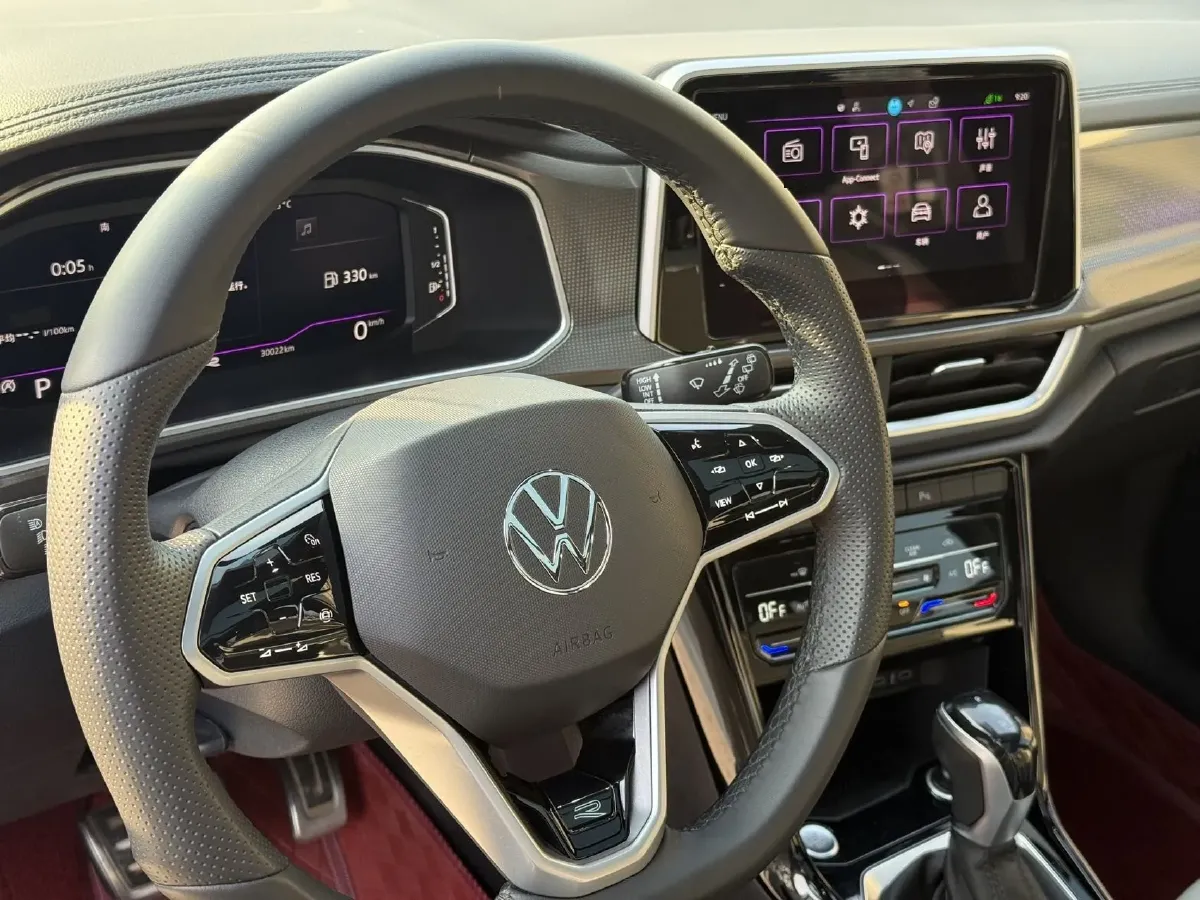 2025 Volkswagen T-Roc 1.5T 160HP L4 7DCT,autocango,china used car exporter,china ev exporter,chinese used car exporter,chinese used ev exporter