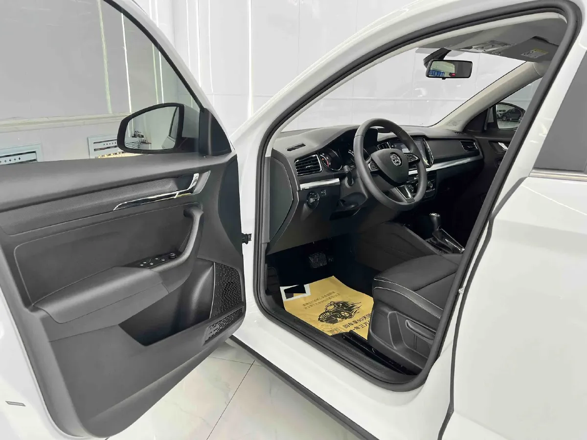 2023 Skoda Kamiq 1.5L 109HP L4 6AT,autocango,china used car exporter,china ev exporter,chinese used car exporter,chinese used ev exporter