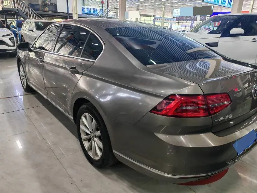 2017 Volkswagen Magotan 1.8T 180HP L4 7DCT,autocango,china used car exporter,china ev exporter,chinese used car exporter,chinese used ev exporter