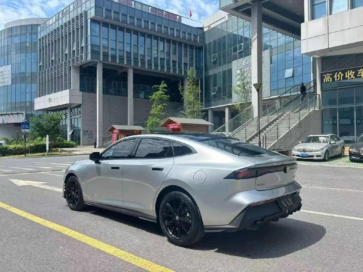 2023 ChangAn UNI-V 1.5T 188HP L4 7DCT,autocango,china used car exporter,china ev exporter,chinese used car exporter,chinese used ev exporter