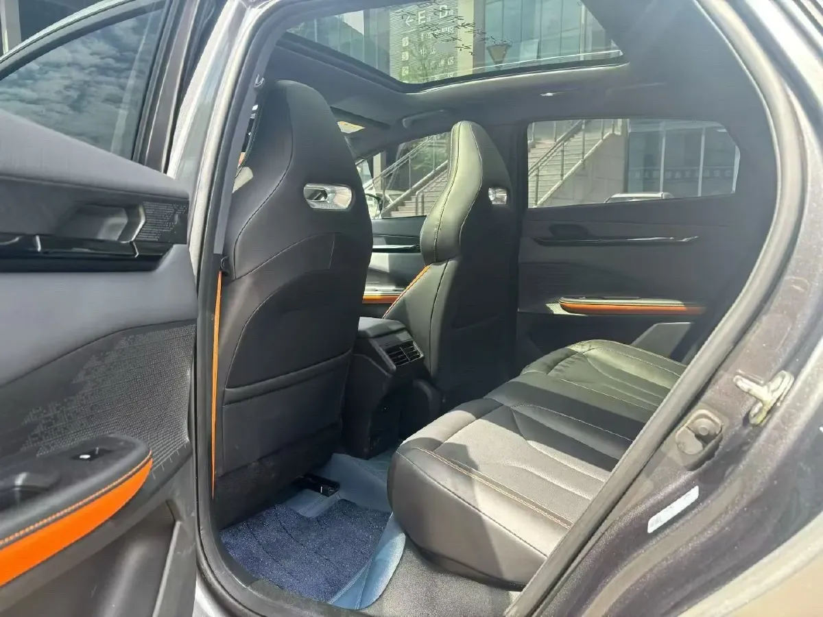 2023 ChangAn UNI-V 1.5T 188HP L4 7DCT,autocango,china used car exporter,china ev exporter,chinese used car exporter,chinese used ev exporter