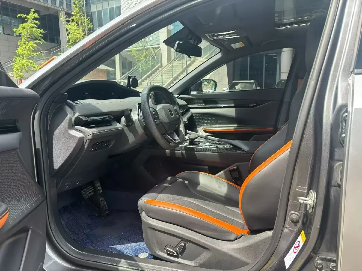 2023 ChangAn UNI-V 1.5T 188HP L4 7DCT,autocango,china used car exporter,china ev exporter,chinese used car exporter,chinese used ev exporter