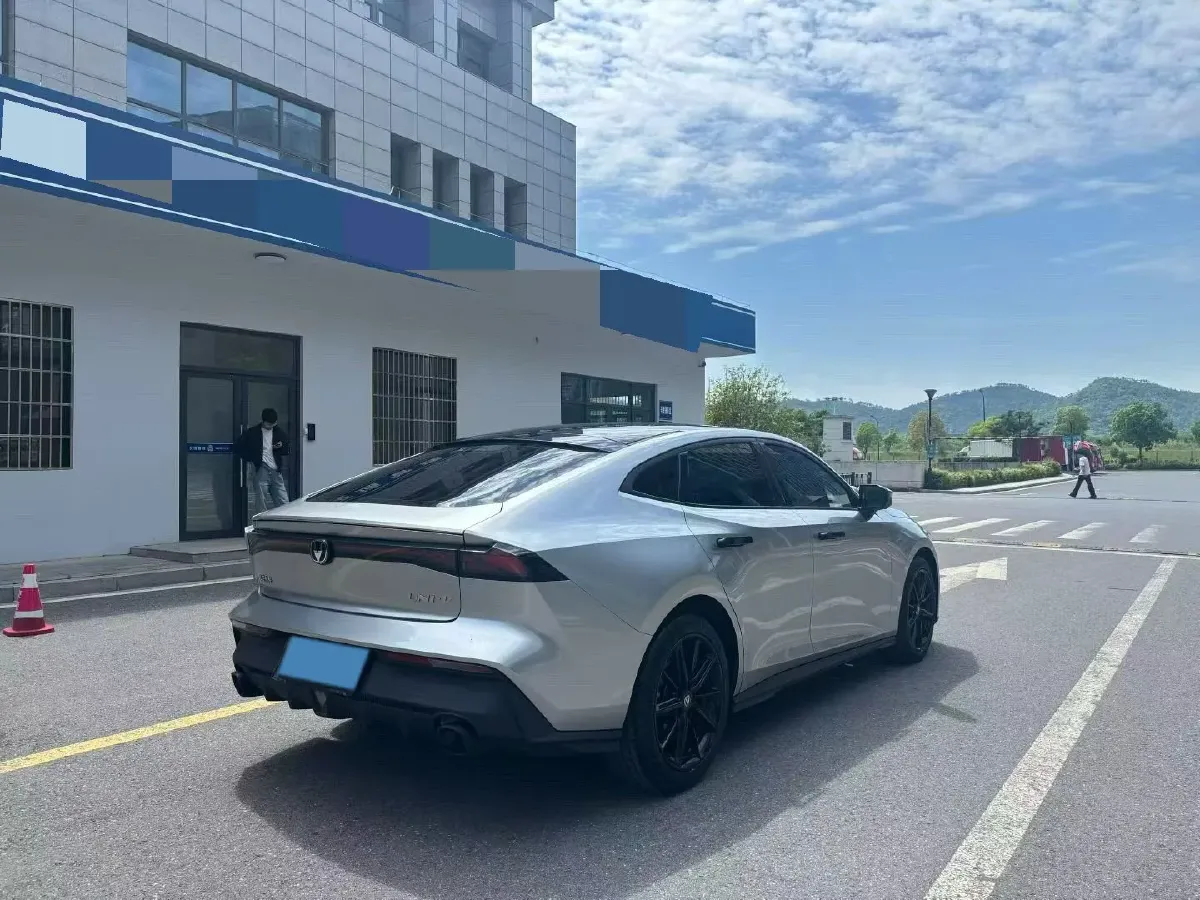 2023 ChangAn UNI-V 1.5T 188HP L4 7DCT,autocango,china used car exporter,china ev exporter,chinese used car exporter,chinese used ev exporter