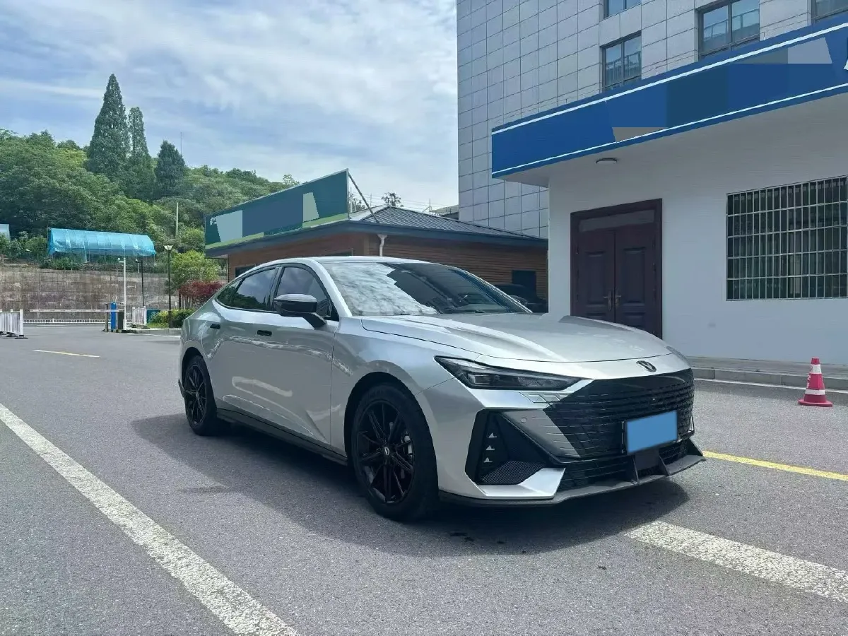 2023 ChangAn UNI-V 1.5T 188HP L4 7DCT,autocango,china used car exporter,china ev exporter,chinese used car exporter,chinese used ev exporter