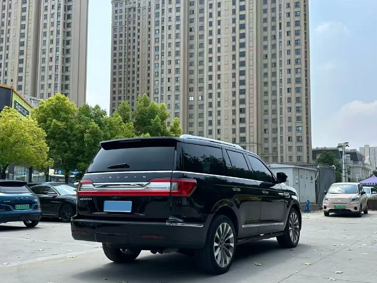 2019 Lincoln Navigator 3.5T 388HP V6 10AT,autocango,china used car exporter,china ev exporter,chinese used car exporter,chinese used ev exporter