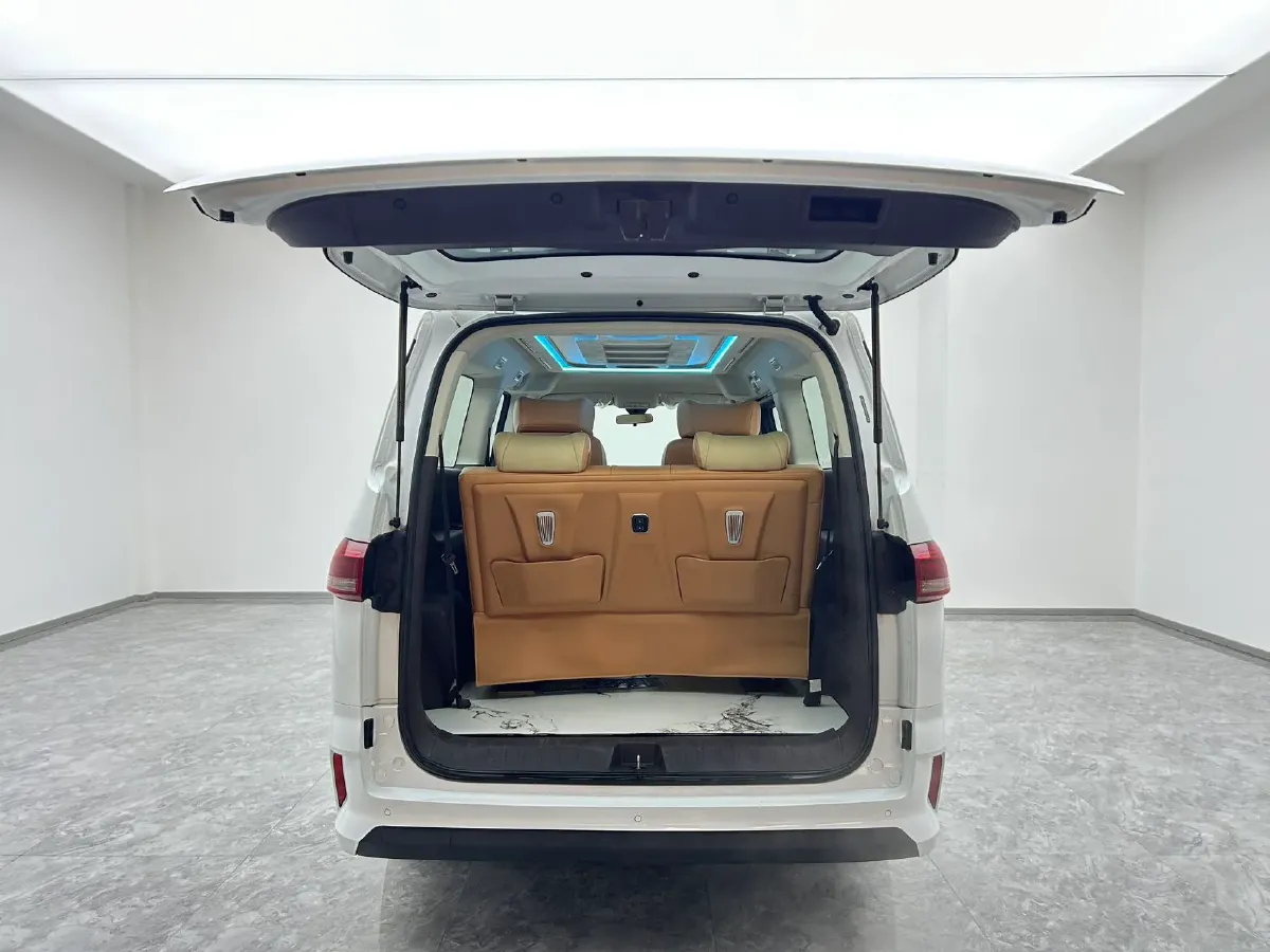 2023 BAW RuiSheng Trump M7 2.0L 144HP L4 8AT,autocango,china used car exporter,china ev exporter,chinese used car exporter,chinese used ev exporter
