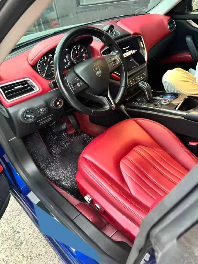 2021 Maserati Ghibli 2.0T 330HP L4 8AT,autocango,china used car exporter,china ev exporter,chinese used car exporter,chinese used ev exporter