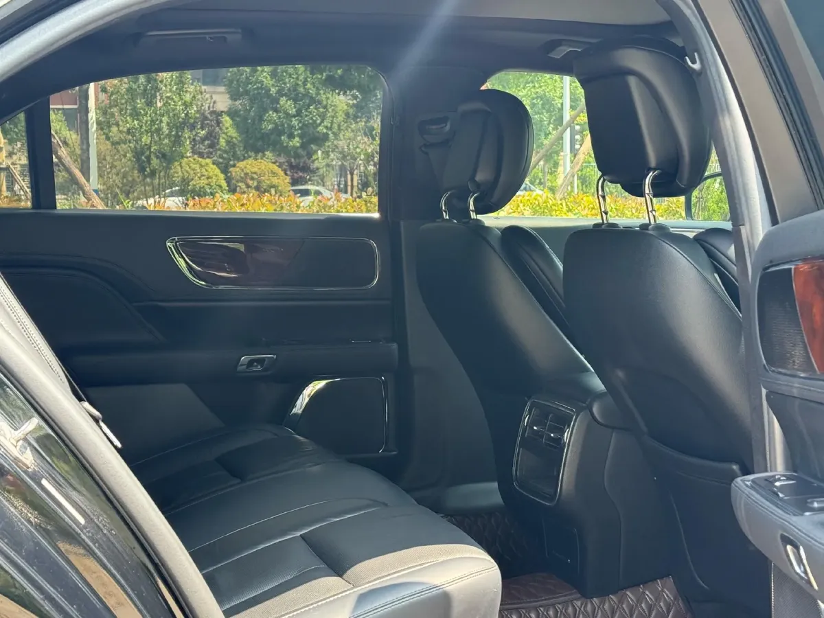 2017 Lincoln Continental 2.0T 261HP L4 6AT,autocango,china used car exporter,china ev exporter,chinese used car exporter,chinese used ev exporter