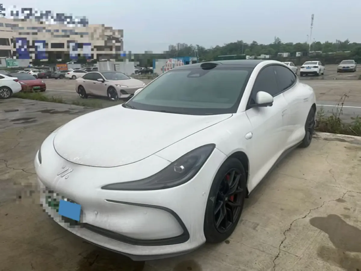2024 IM L6 BEV 83KWH,autocango,china used car exporter,china ev exporter,chinese used car exporter,chinese used ev exporter