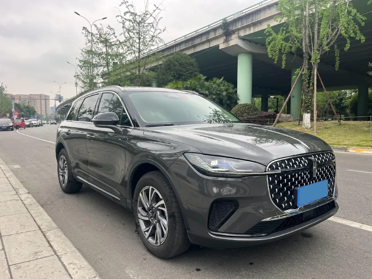 2023 Lincoln Corsair 2.0T 261HP L4 8AT,autocango,china used car exporter,china ev exporter,chinese used car exporter,chinese used ev exporter
