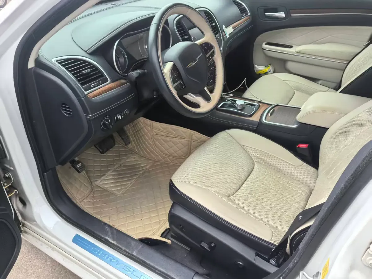 2016 Chrysler 300C 3.0L 234HP V6 8AT,autocango,china used car exporter,china ev exporter,chinese used car exporter,chinese used ev exporter
