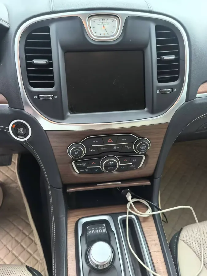 2016 Chrysler 300C 3.0L 234HP V6 8AT,autocango,china used car exporter,china ev exporter,chinese used car exporter,chinese used ev exporter