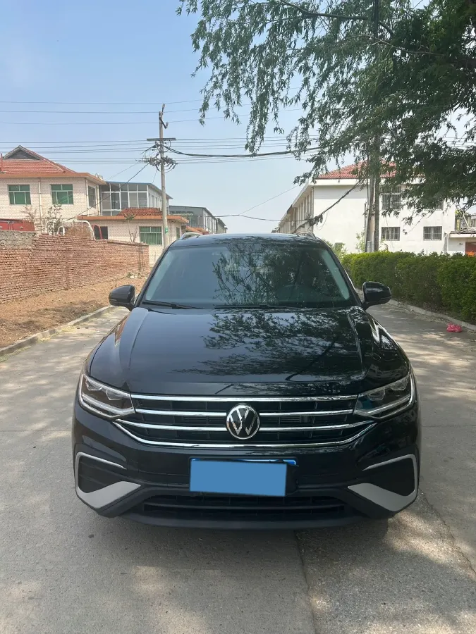 2023 Volkswagen Tiguan L 2.0T 186HP L4 7DCT,autocango,china used car exporter,china ev exporter,chinese used car exporter,chinese used ev exporter