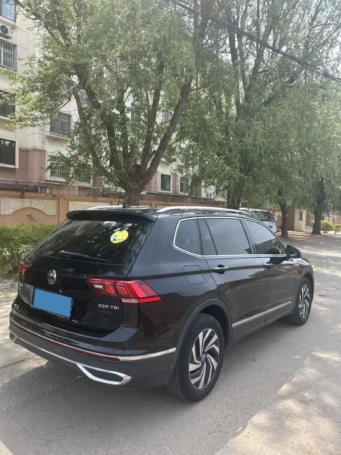 2023 Volkswagen Tiguan L 2.0T 186HP L4 7DCT,autocango,china used car exporter,china ev exporter,chinese used car exporter,chinese used ev exporter