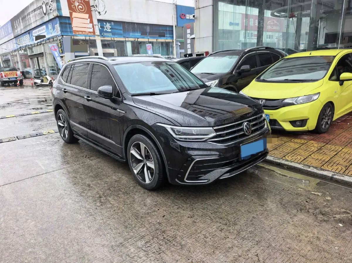 2023 Volkswagen Tiguan L 2.0T 186HP L4 7DCT,autocango,china used car exporter,china ev exporter,chinese used car exporter,chinese used ev exporter