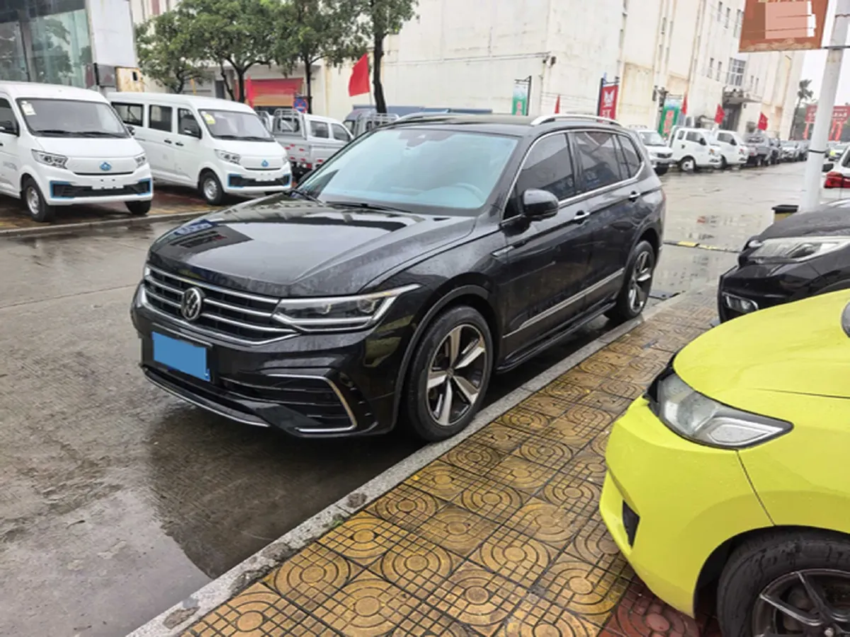 2023 Volkswagen Tiguan L 2.0T 186HP L4 7DCT,autocango,china used car exporter,china ev exporter,chinese used car exporter,chinese used ev exporter