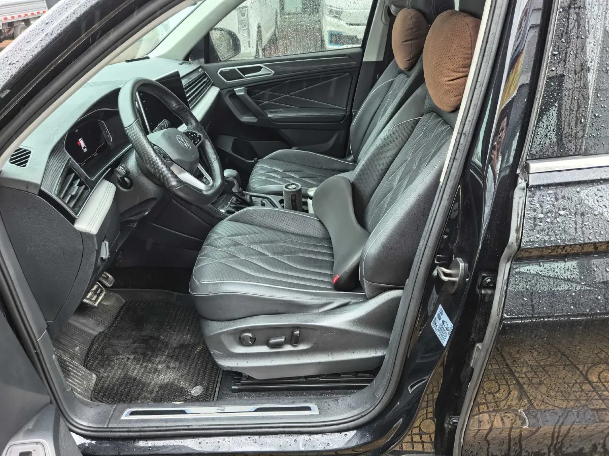 2023 Volkswagen Tiguan L 2.0T 186HP L4 7DCT,autocango,china used car exporter,china ev exporter,chinese used car exporter,chinese used ev exporter