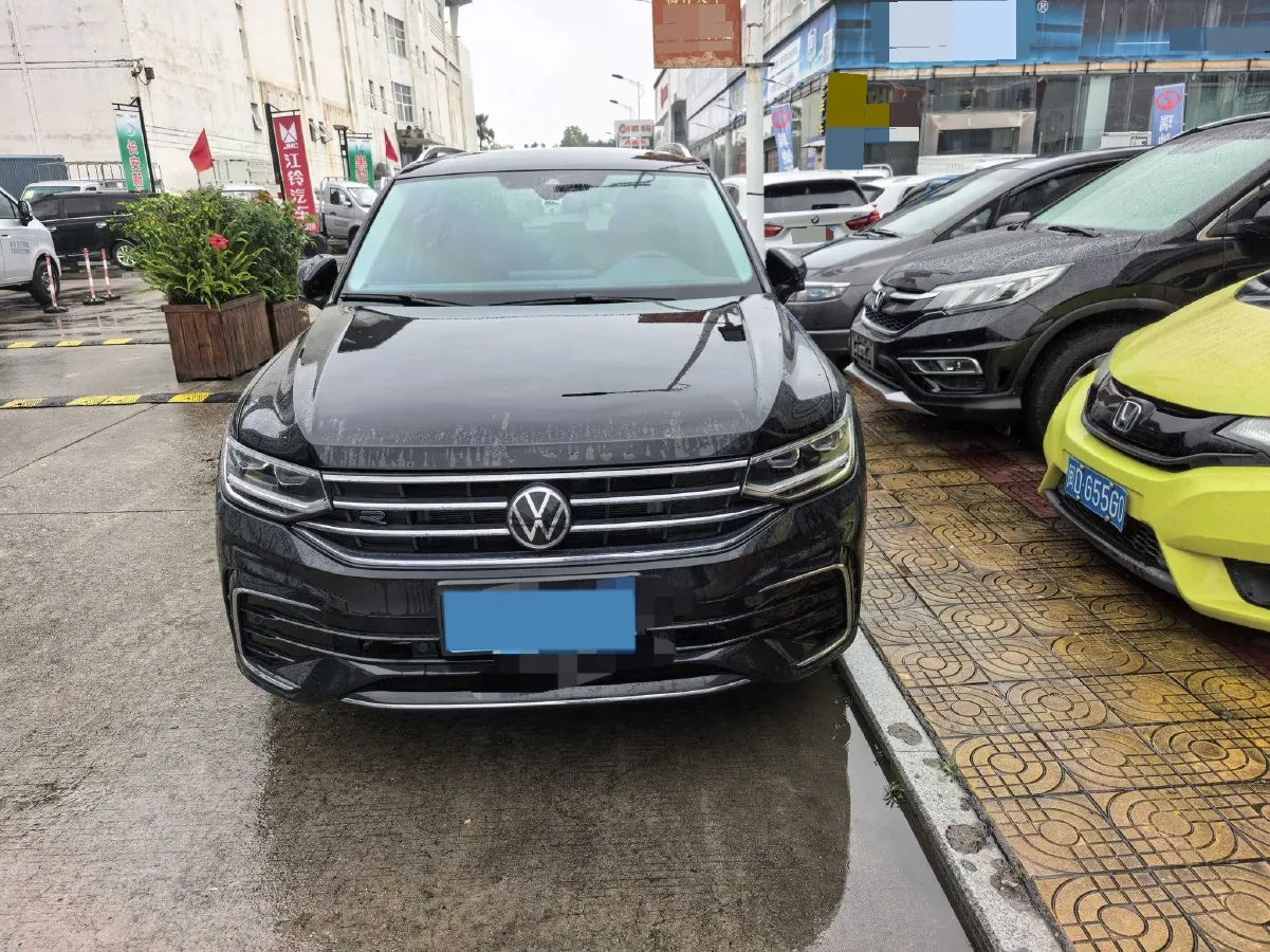 2023 Volkswagen Tiguan L 2.0T 186HP L4 7DCT,autocango,china used car exporter,china ev exporter,chinese used car exporter,chinese used ev exporter