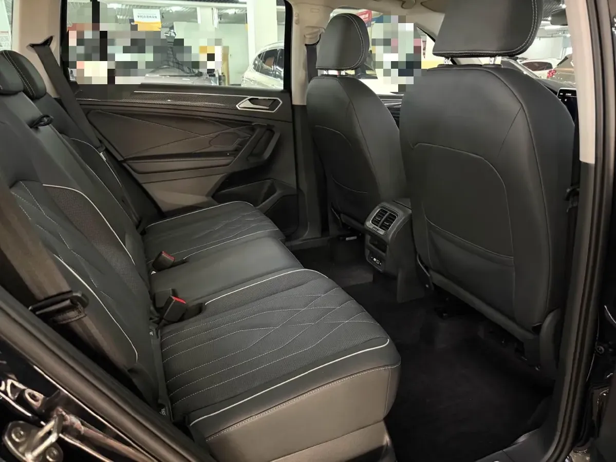 2024 Volkswagen Tiguan L 2.0T 186HP L4 7DCT,autocango,china used car exporter,china ev exporter,chinese used car exporter,chinese used ev exporter