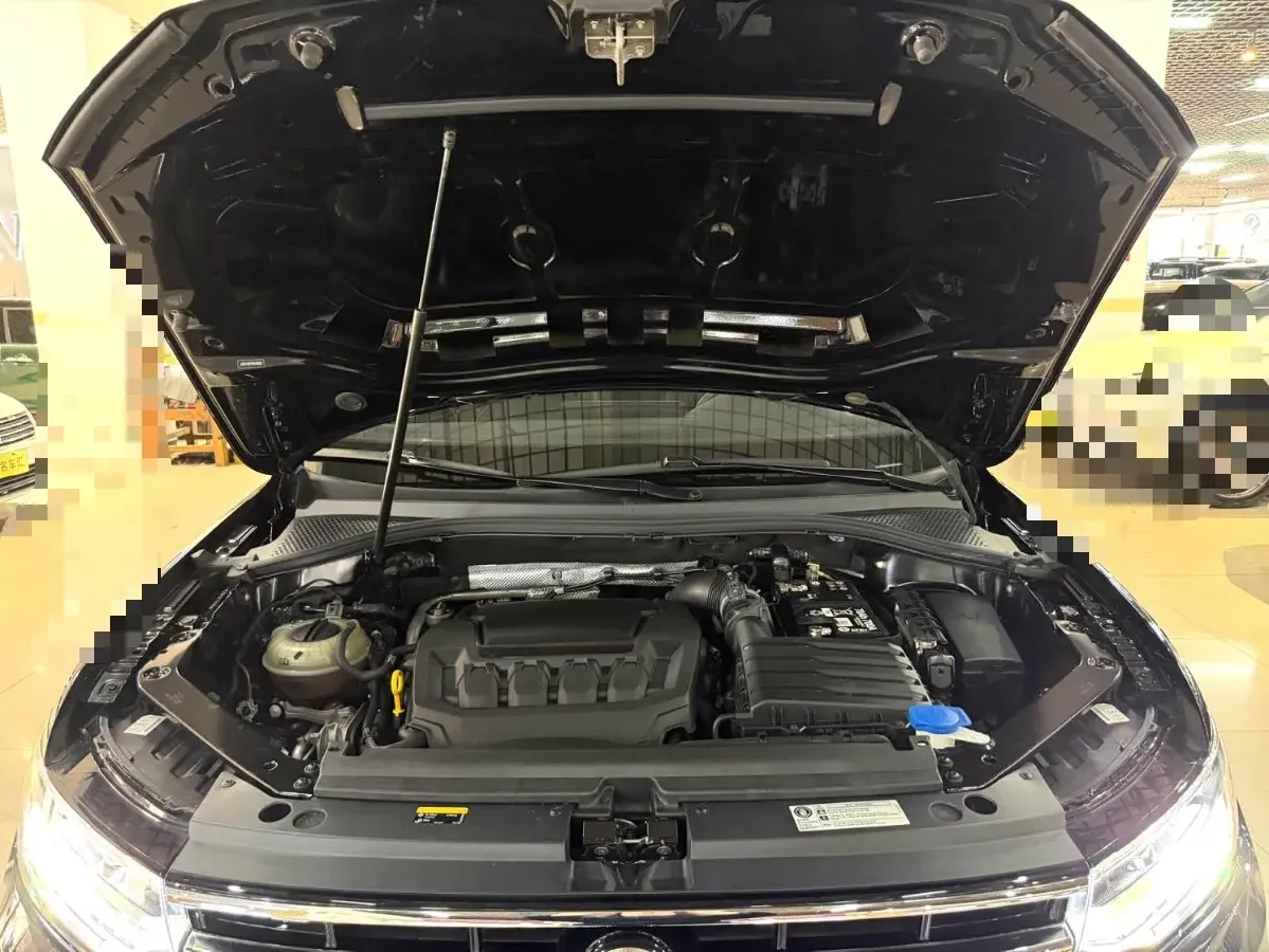 2024 Volkswagen Tiguan L 2.0T 186HP L4 7DCT,autocango,china used car exporter,china ev exporter,chinese used car exporter,chinese used ev exporter