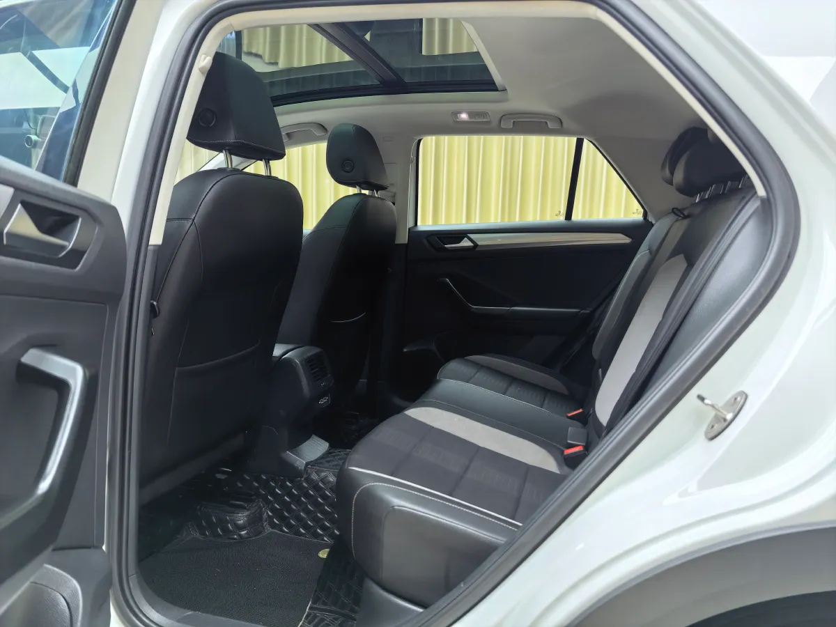 2019 Volkswagen T-Roc 1.4T 131HP L4 7DCT,autocango,china used car exporter,china ev exporter,chinese used car exporter,chinese used ev exporter
