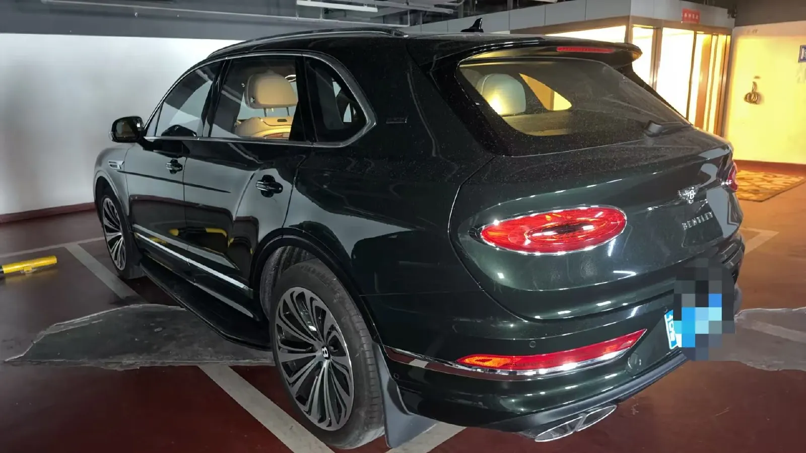 2021 Bentley Bentayga 4.0T 550HP V8 8AT,autocango,china used car exporter,china ev exporter,chinese used car exporter,chinese used ev exporter
