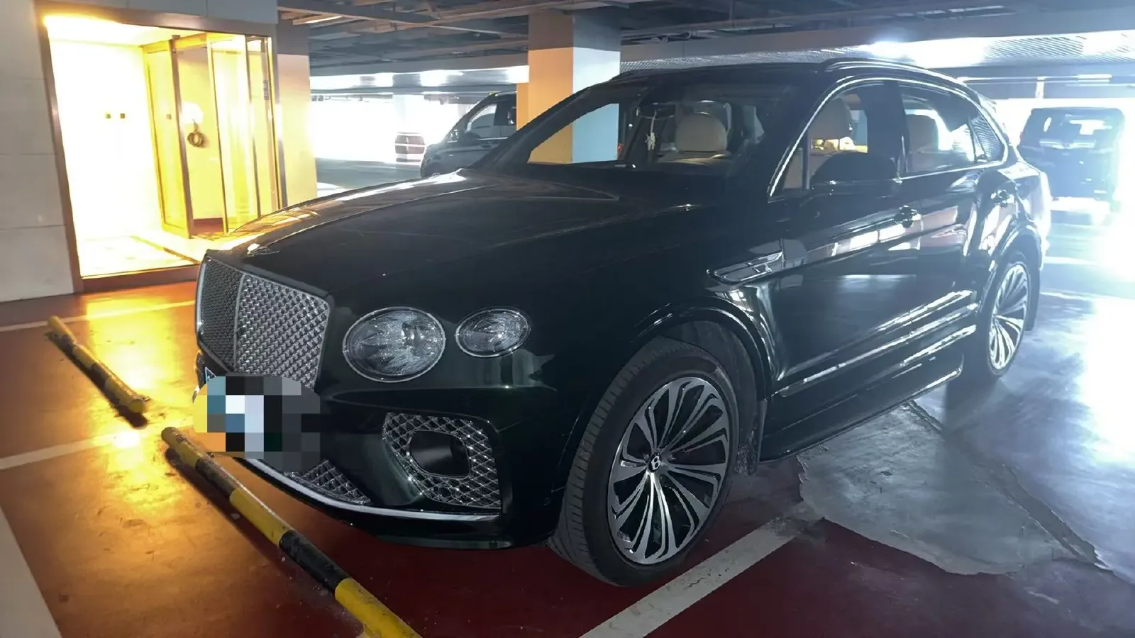 2021 Bentley Bentayga 4.0T 550HP V8 8AT,autocango,china used car exporter,china ev exporter,chinese used car exporter,chinese used ev exporter